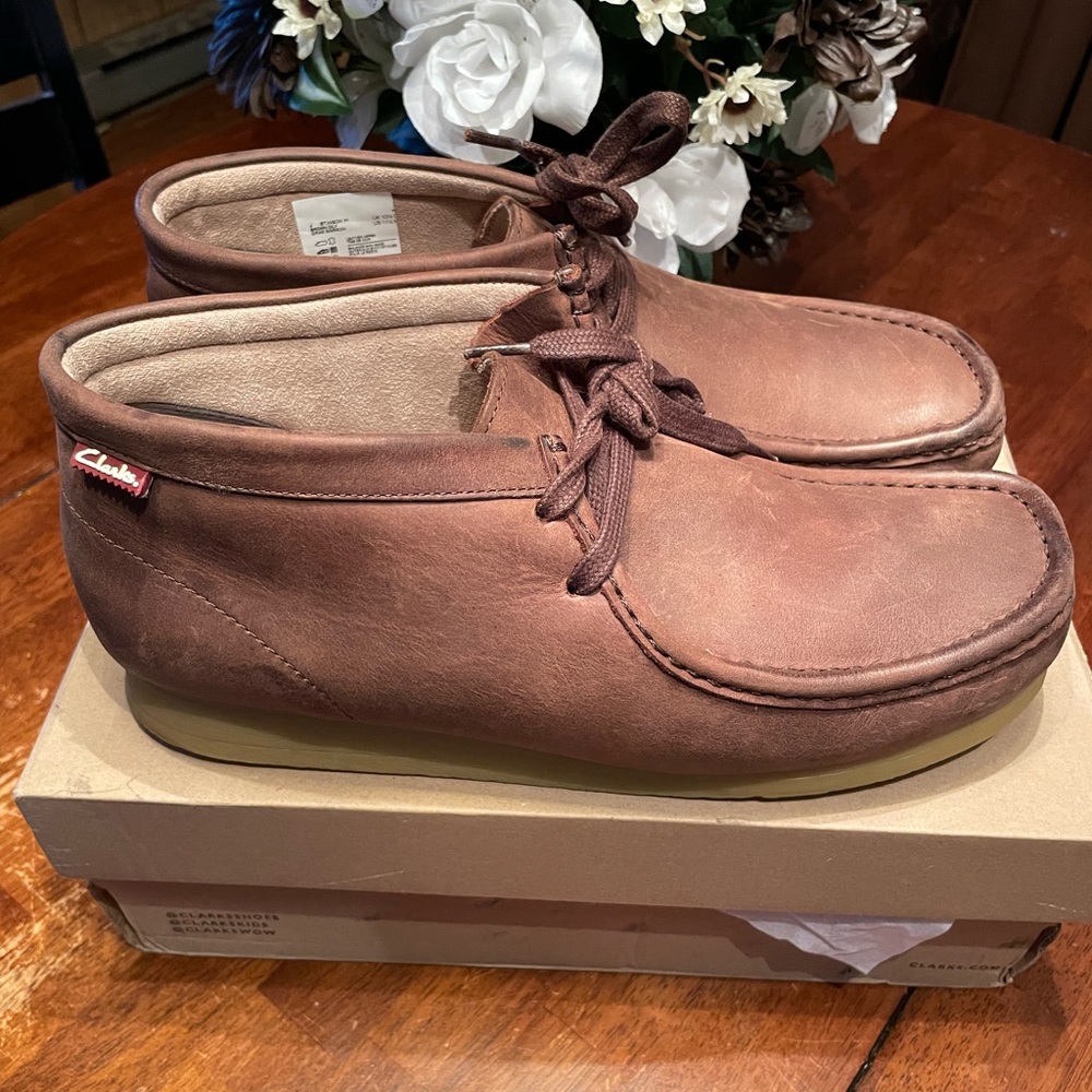 Brown Beeswax Leather Clarks Wallabees Sz: 11.5M